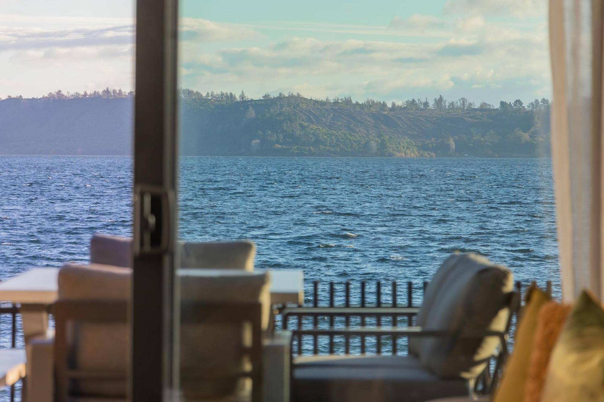 Brand New Lake Front Homes Spa Pool Taupo Bagian luar foto