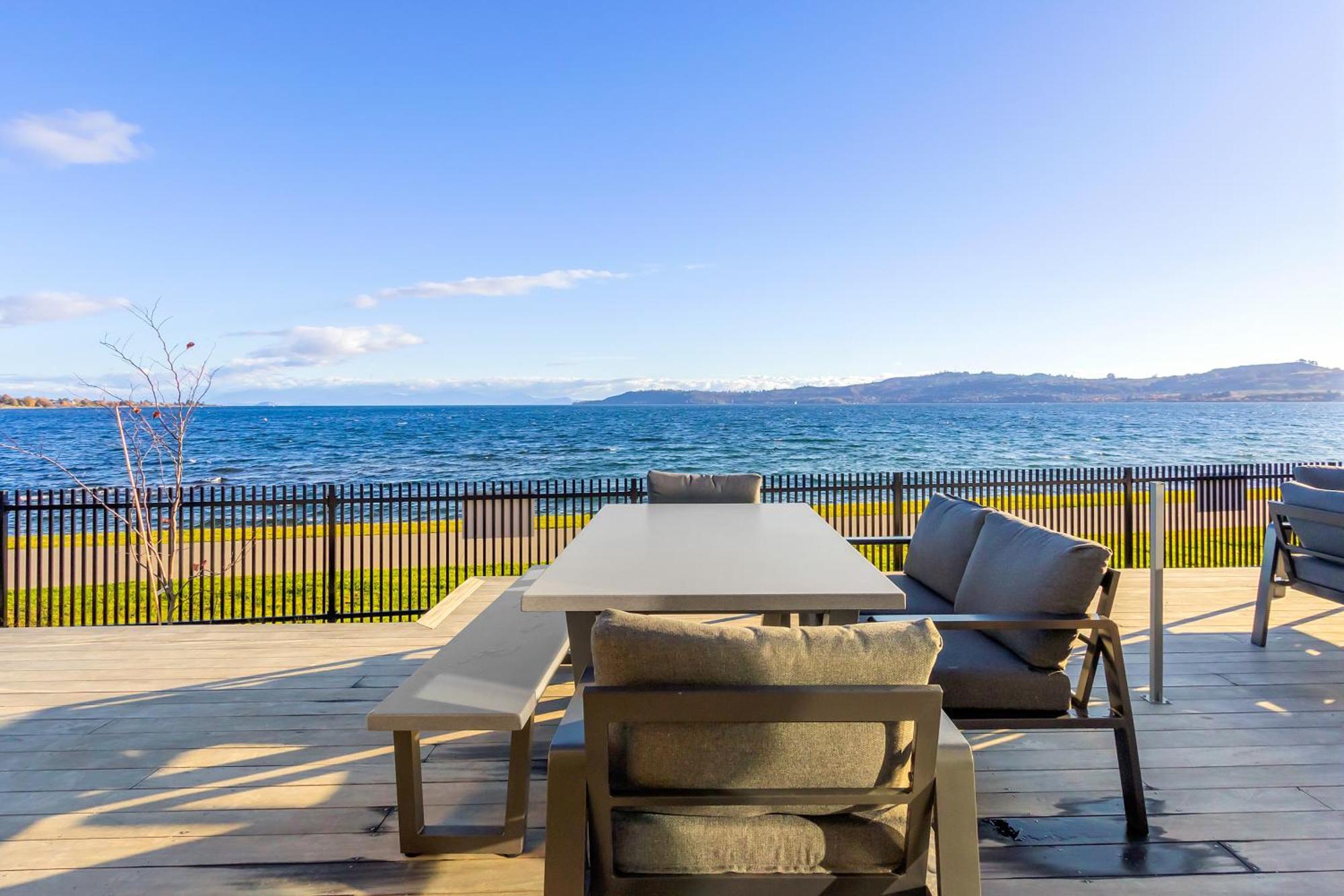 Brand New Lake Front Homes Spa Pool Taupo Bagian luar foto
