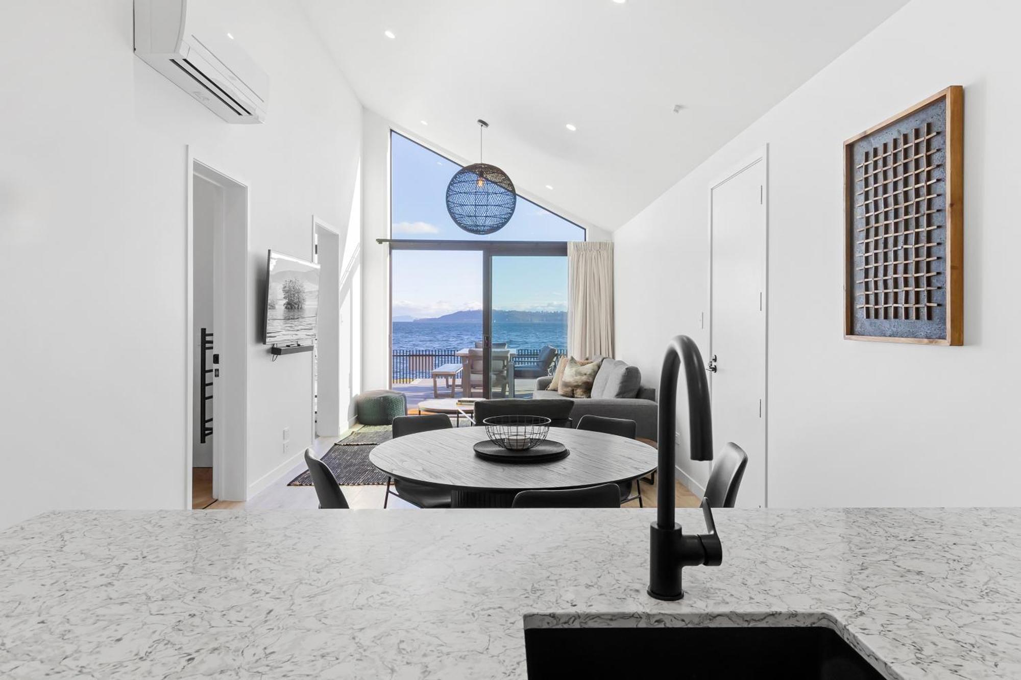 Brand New Lake Front Homes Spa Pool Taupo Bagian luar foto