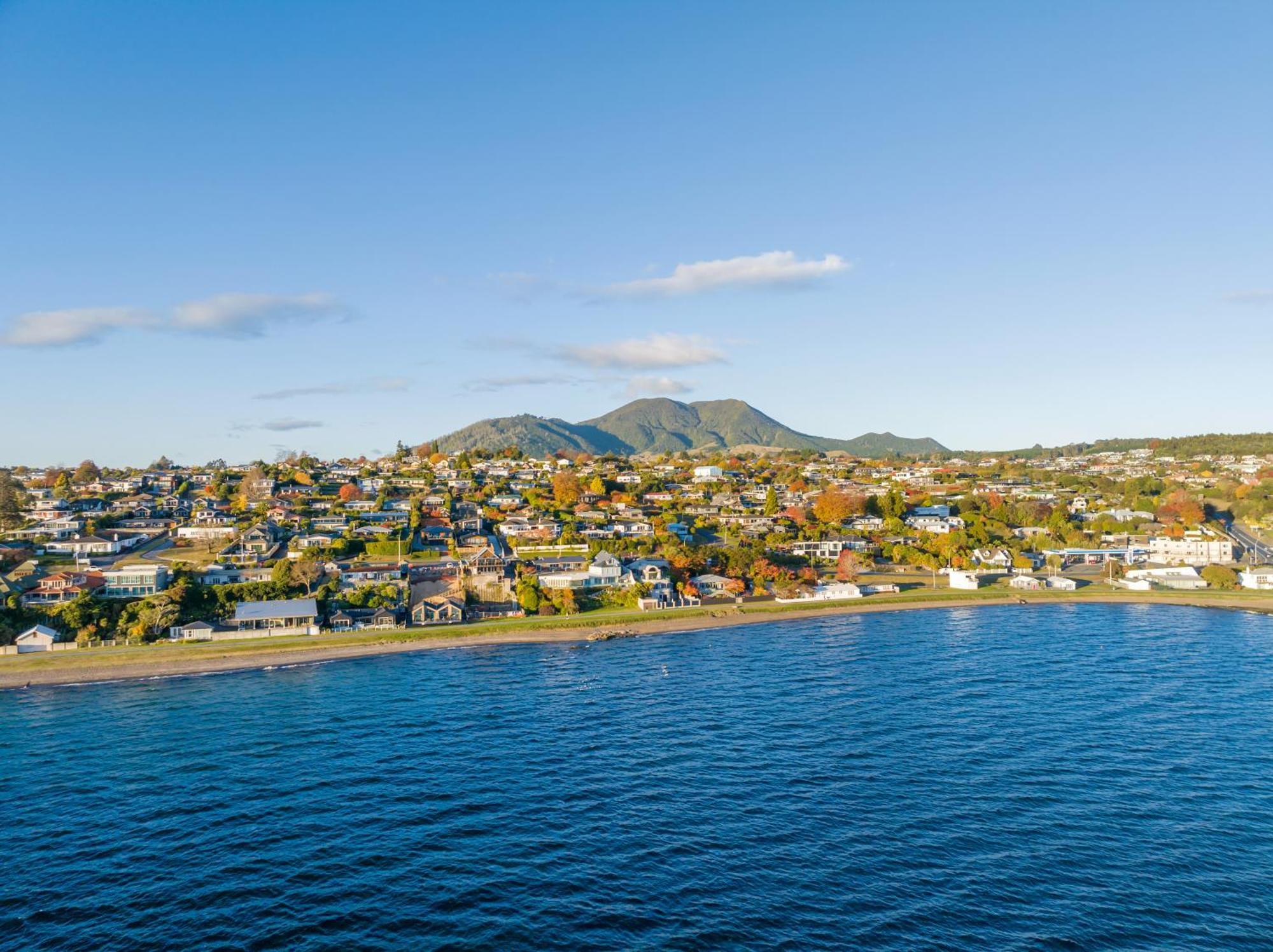 Brand New Lake Front Homes Spa Pool Taupo Bagian luar foto