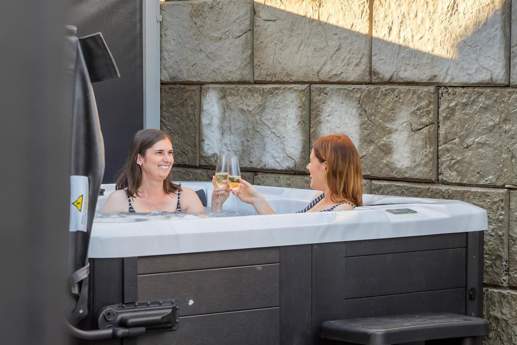 Brand New Lake Front Homes Spa Pool Taupo Bagian luar foto