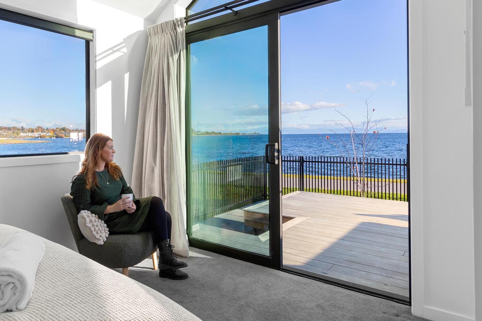 Brand New Lake Front Homes Spa Pool Taupo Bagian luar foto
