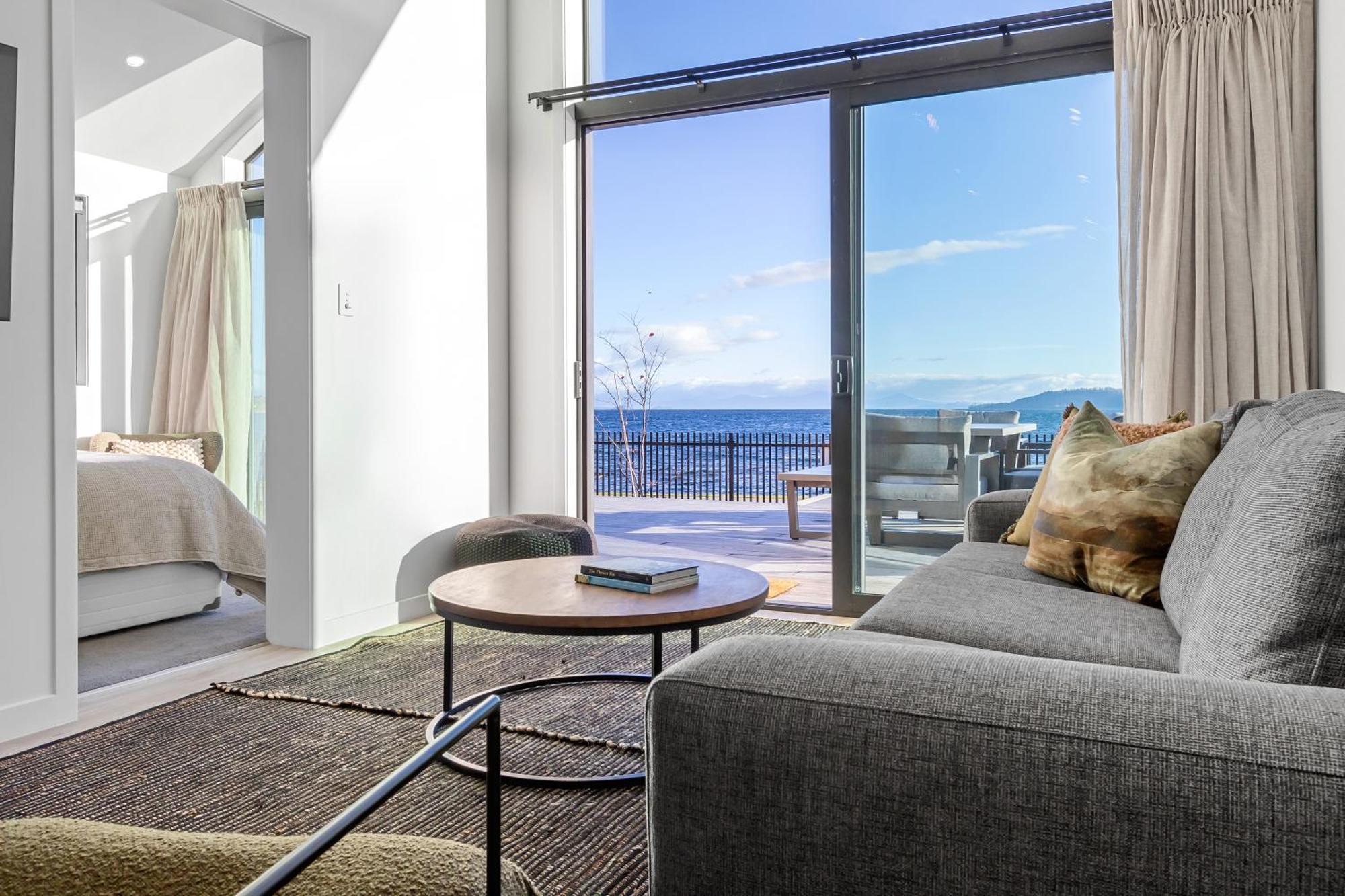 Brand New Lake Front Homes Spa Pool Taupo Bagian luar foto
